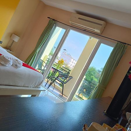 Aura Inn Rooms Pattaya ภายนอก รูปภาพ