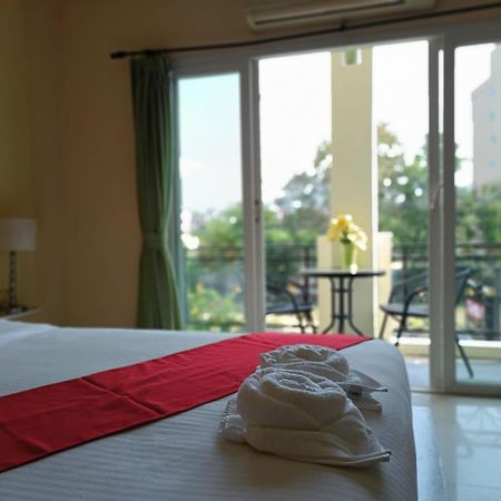 Aura Inn Rooms Pattaya ภายนอก รูปภาพ