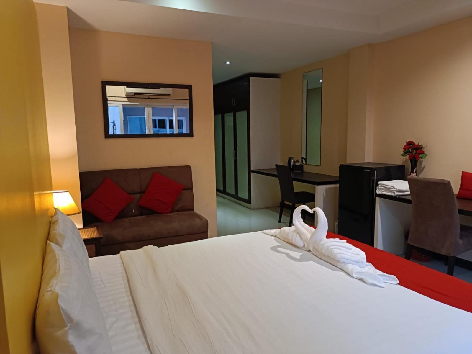 Aura Inn Rooms Pattaya ภายนอก รูปภาพ